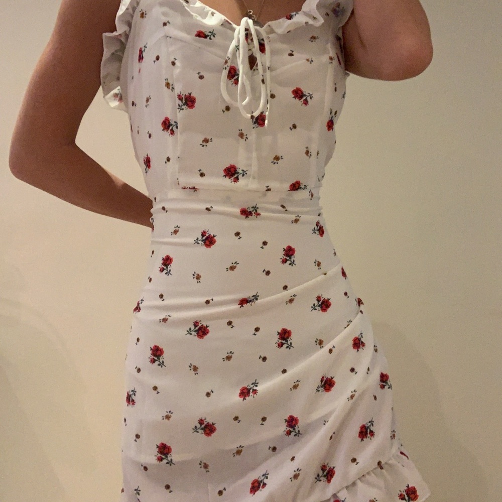 cute summer white floral dress (XS)